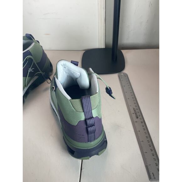 On Cloudtrax Women's Hiking Midnight Glacier Size 8.5 - Picture 3 of 6